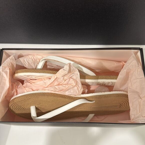 Women’s Flip Flops - Picture 5 of 5